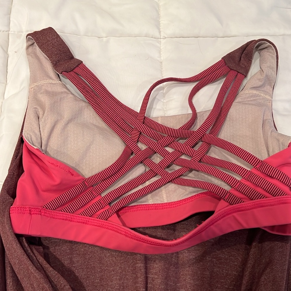 Lululemon tank size 6 excellent condition - Picture 5 of 6